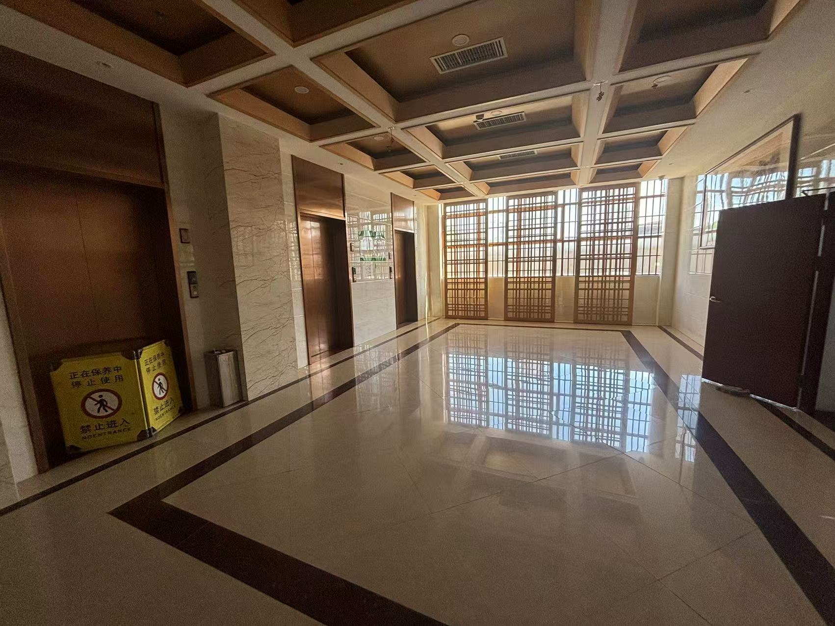 1731058001589072.jpg 電梯.jpg